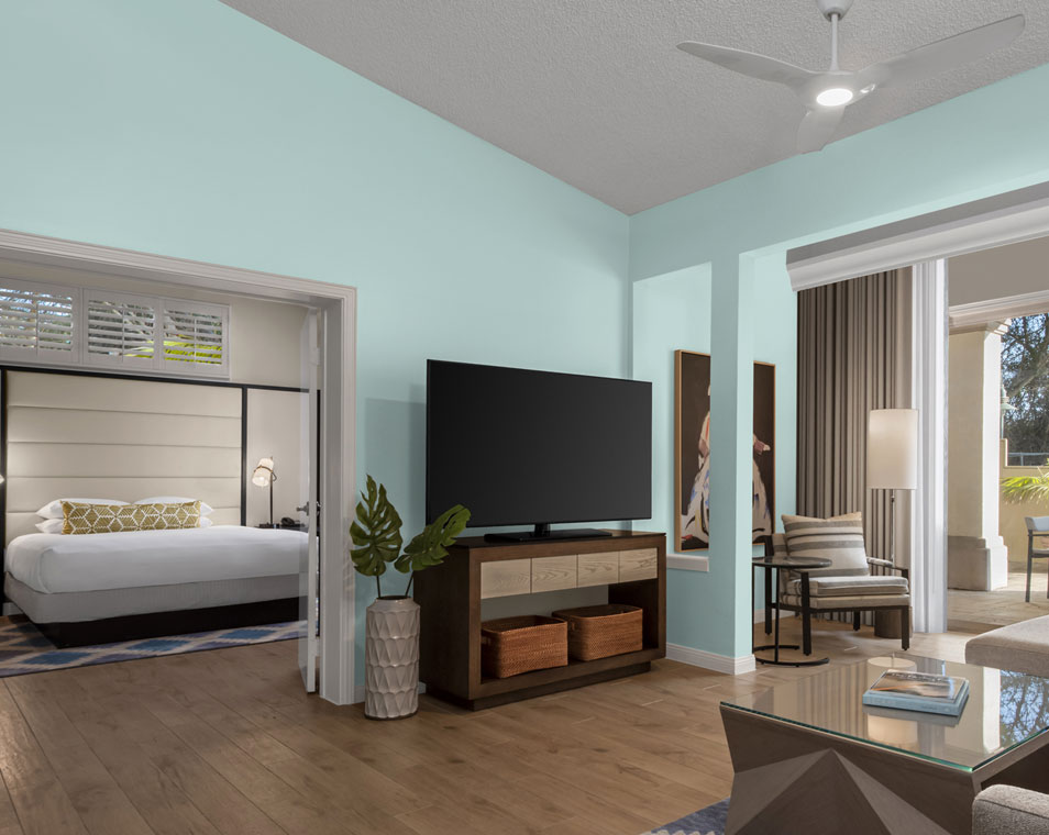 A hotel suite with living room and bedroom mobile.
Wave Top M450-3
