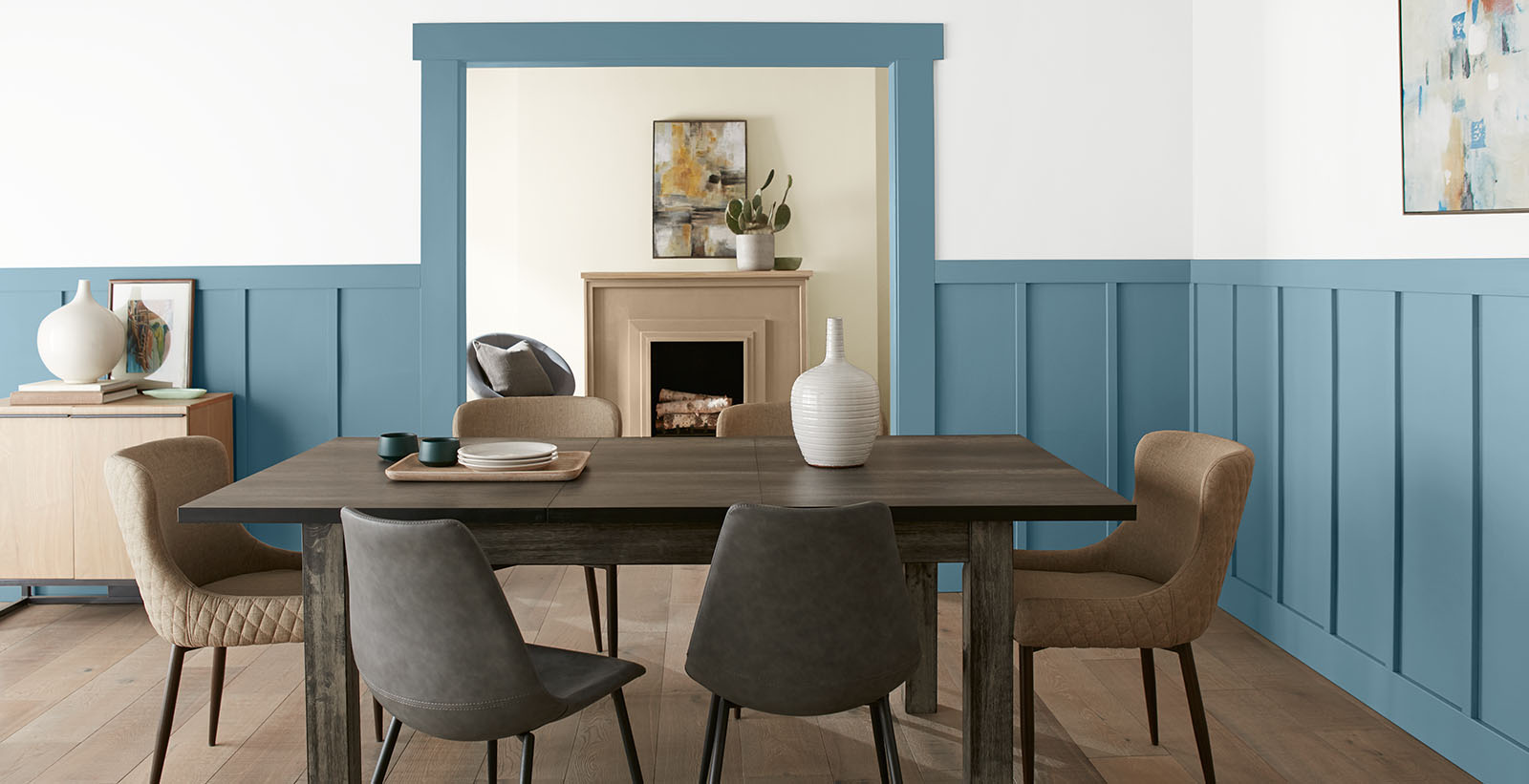 comedor clásico azul cálido y acogedor