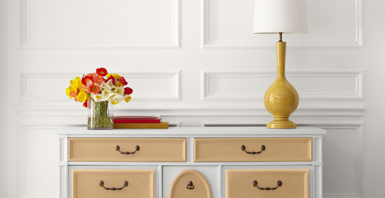 pasillo amarillo clásico relajado y sereno