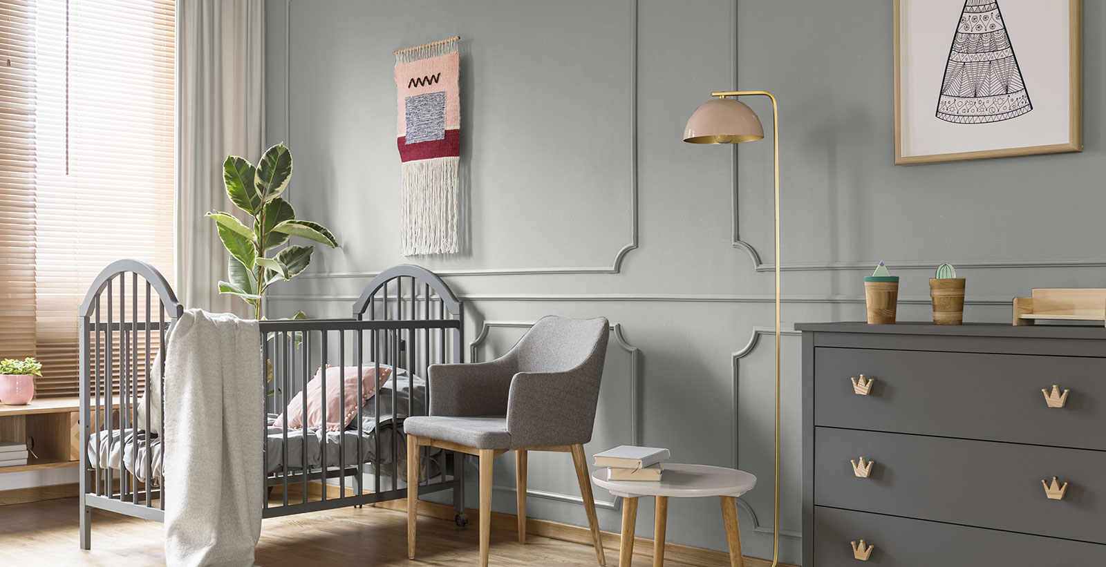 habitación infantil gris clásica cálida y acogedora