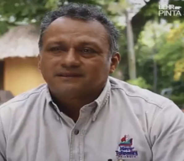 Head shot image of Raul Santillanes of Desert Decocrete